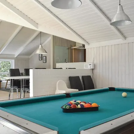 Four-bedroom Holiday In Albak 펜션 *